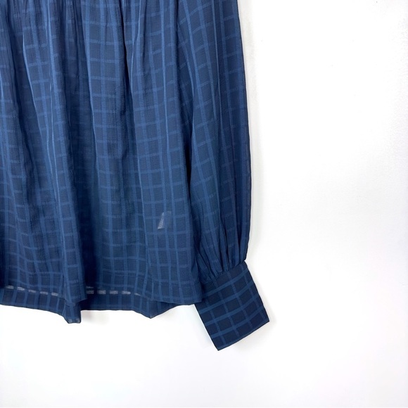 Chelsea28 Sheer Crew Neck Cuffed Long Sleeves Blouse In Blue Size Medium - Picture 4 of 9